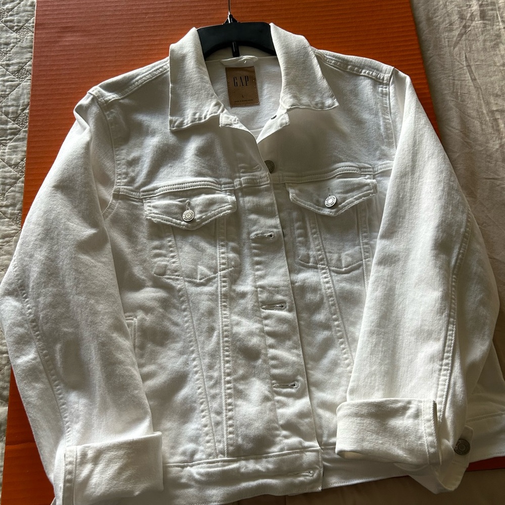 GAP Women's Classic White Jean Jacket